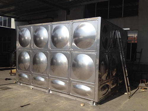 消防水箱流量開關(guān)應(yīng)安裝在出水管的哪個地方？